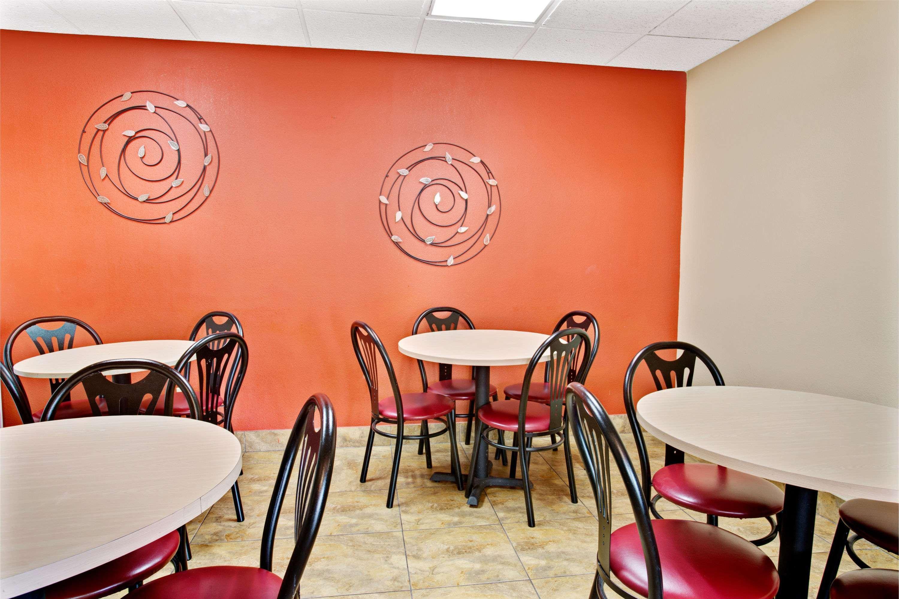 Hotel Super 8 By Wyndham Kissimmee/Maingate/Orlando Area Celebration Exterior foto
