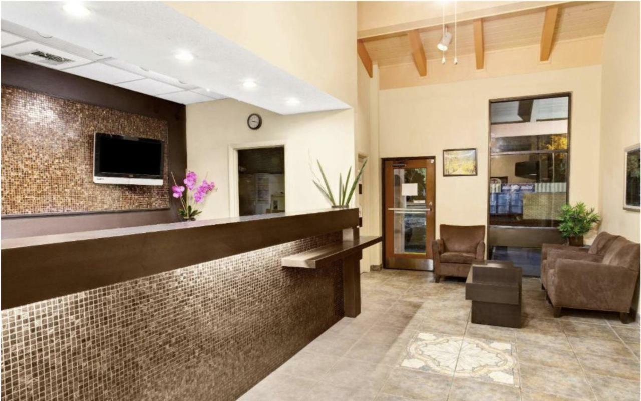 Hotel Super 8 By Wyndham Kissimmee/Maingate/Orlando Area Celebration Exterior foto